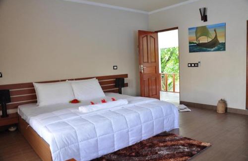 Kelaa Hotel | Holiday Home Kelaa by eMzaz
