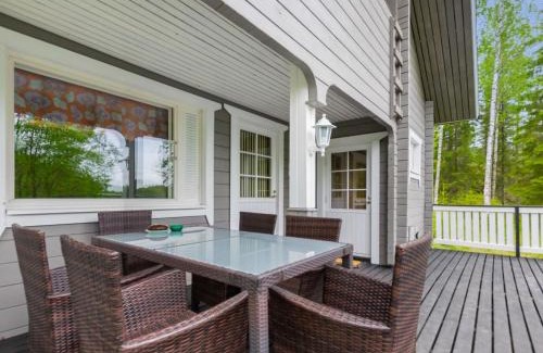 Rautalampi House | Holiday Home Kiikkukallio by Interhome