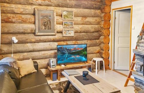 Akaslompolo House | Holiday Home Kukasrakka 3 b 8 by Interhome