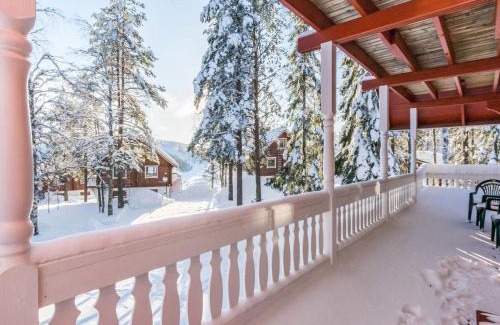 Kehys-Kainuu House | Holiday Home Kulma-alpit a paritalon yläk by Interhome