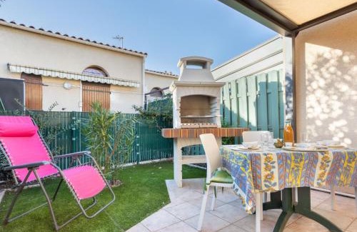 Saint-Cyprien Plage House | Holiday Home Le Hameau du Port by Interhome