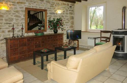 Sainte-Marie-du-Mont House | Holiday Home La Bedelle by Interhome