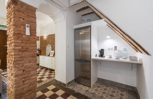 La Zubia House | Holiday Home 'La Casa Real' with Mountain View, Wi-Fi and Air Conditioning