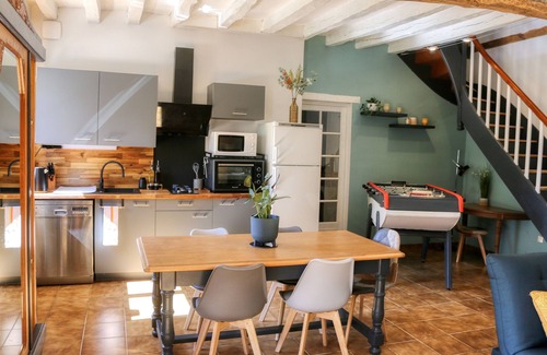 Couffy House | Holiday Home 'La Clé Des Champs' with Private Terrace, Private Garden and Wi-Fi
