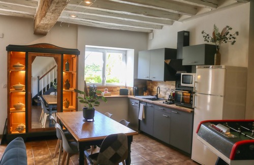 Couffy House | Holiday Home 'La Clé Des Champs' with Private Terrace, Private Garden and Wi-Fi