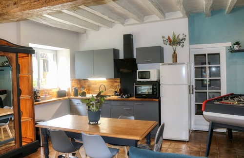 Couffy House | Holiday Home 'La Clé Des Champs' with Private Terrace, Private Garden and Wi-Fi