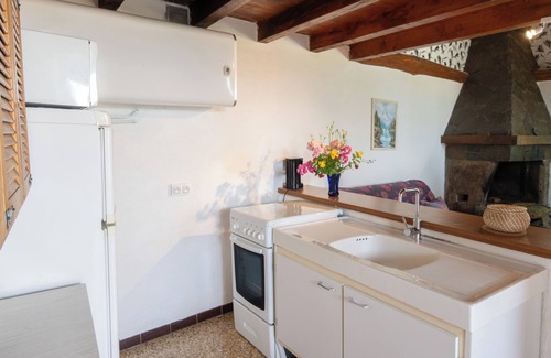 Gravieres House | Holiday Home 'La Clède' with Mountain View, Shared Pool and Air Conditioning