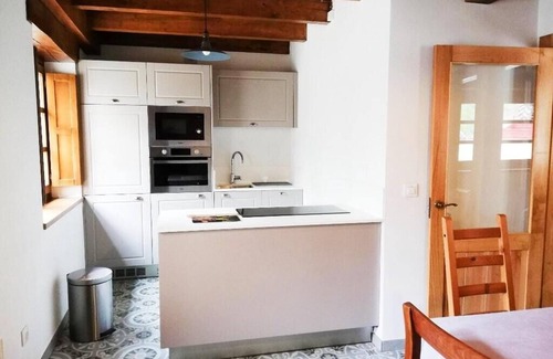 Bobia de Abajo House | Holiday Home 'La Corte Del Rondiellu 2' with Mountain View, Private Terrace and Wi-Fi