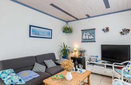 Lampaul-Plouarzel House | Holiday Home La Glycine by Interhome