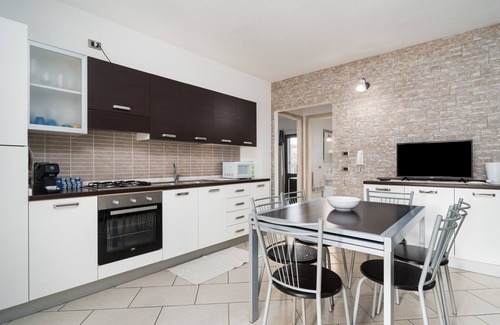 Orosei House | Holiday Home 'La Giara' with Private Terrace and Air Conditioning
