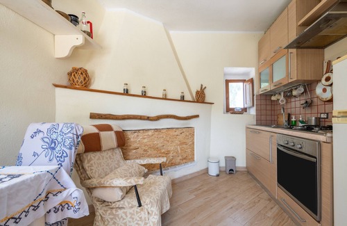 Quartu Sant'Elena House | Holiday Home "La Casina Rurale - In Our Garden" with Mountain View