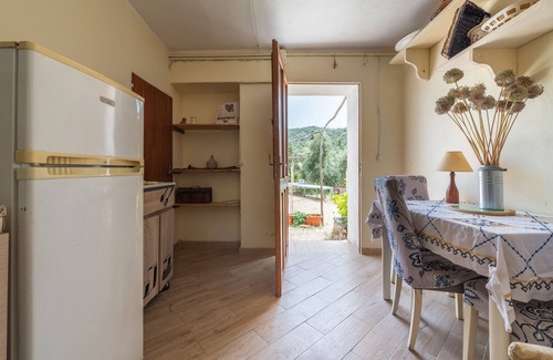 Quartu Sant'Elena House | Holiday Home "La Casina Rurale - In Our Garden" with Mountain View