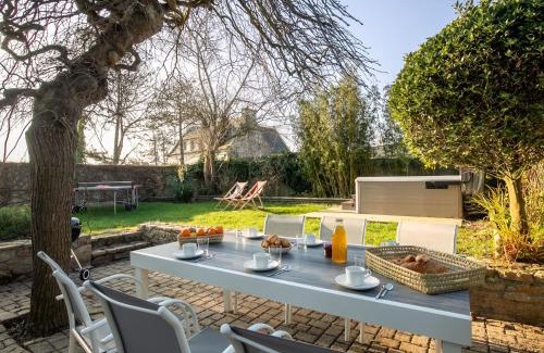 Brignogan-Plage House | Holiday Home La Lividig Bleue by Interhome