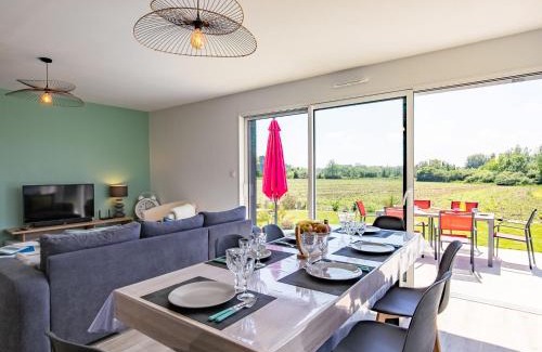 Brignogan-Plage House | Holiday Home La maison du Lividig by Interhome