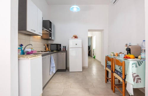 Barbusi House | Holiday Home 'La Rocca Del Pellegrino' with Mountain View, Wi-Fi and Air Conditioning