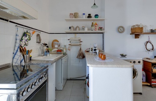 Magomadas House | Holiday Home 'La Stazione di Teresa' with Garden & Wi-Fi