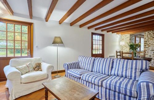 Savigny House | Holiday Home La Voisinière no-1 by Interhome