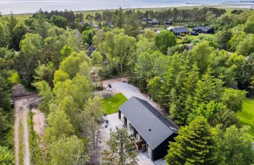 Øer Strand House | Holiday Home Laina - 250m from the sea by Interhome