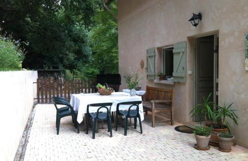 Saint-Jeannet House | Holiday Home le cœur boisé