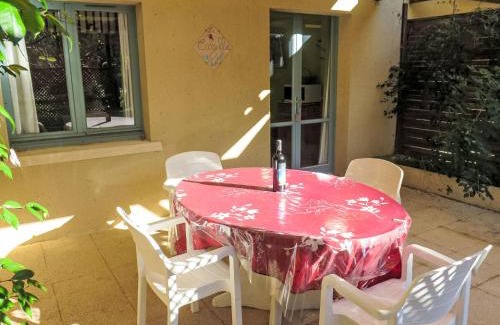 Gindou House | Holiday Home Le Cazelle by Interhome