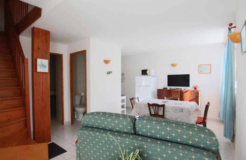 Romegoux House | Holiday Home 'Le Domaine Des 3 Îles' with Private Terrace, Private Garden and Wi-Fi