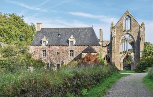 Le Faouet House | Holiday Home Le Faouet Ii