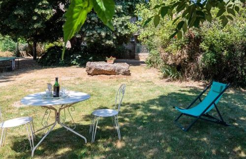 Bourg-Archambault House | Holiday Home Le Jardin de Timothee by Interhome