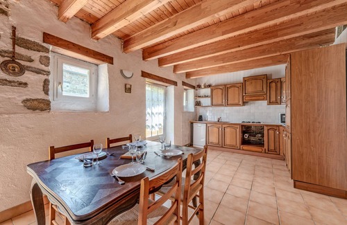 Porspoder House | Holiday Home 'Le Gîte Rose 4' with Private Terrace and Shared Garden