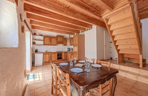 Porspoder House | Holiday Home 'Le Gîte Rose 4' with Private Terrace and Shared Garden