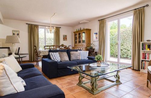 Nans-les-Pins House | Holiday Home Le Jardin du Golf by Interhome