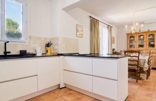 Nans-les-Pins House | Holiday Home Le Jardin du Golf by Interhome