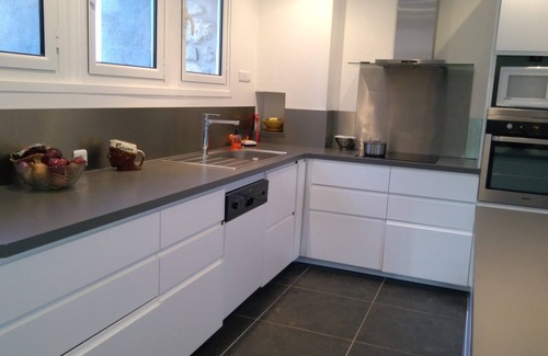 Caussou House | Holiday Home 'Le Marmare' with Mountain View, Private Terrace and Wi-Fi