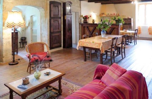 Nuzejouls House | Holiday Home Le Mas de Serre by Interhome
