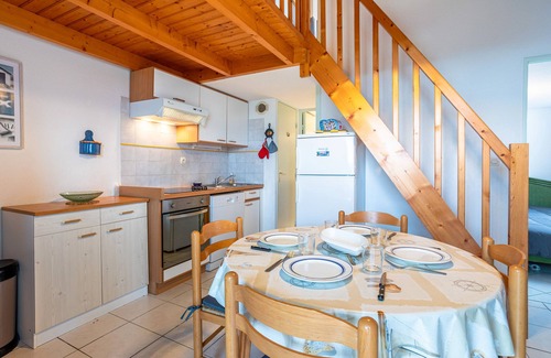 Jard-sur-Mer House | Holiday Home 'Le Parc De La Grande' with Shared Pool and Private Garden