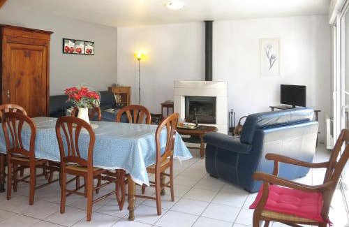 Le Tronchet House | Holiday Home Le Petit Maître by Interhome