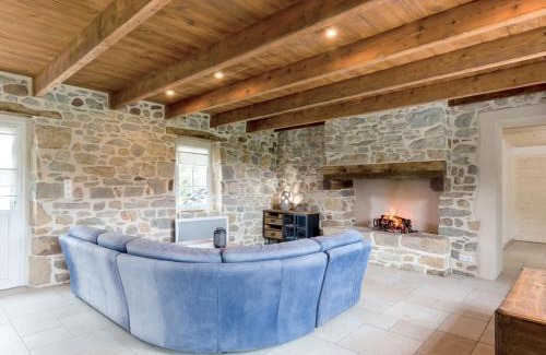 Camaret-sur-Mer House | Holiday Home Le Vieux Chêne by Interhome