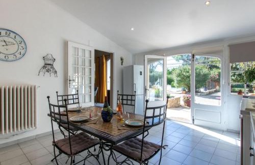 Mazan House | Holiday Home Les Amandiers by Interhome
