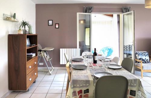 Hourtin House | Holiday Home Les Chênes by Interhome