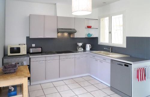 Hourtin House | Holiday Home Les Chênes by Interhome