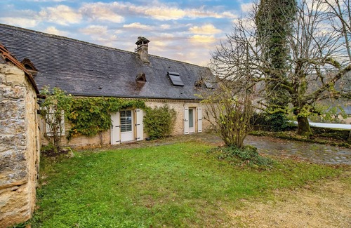 Tursac House | Holiday Home 'Les Gabernous' with Private Terrace and Private Garden