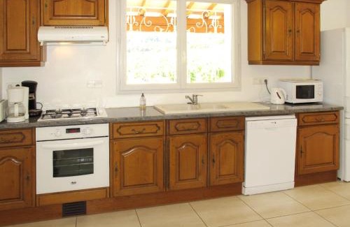 Valreas House | Holiday Home Les Lilas Blancs by Interhome