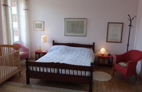 Tour-en-Bessin House | Holiday Home Les Londes by Interhome