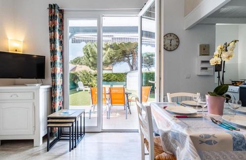 Les Mathes House | Holiday Home Les Palmyriennes-3 by Interhome