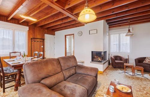 Quineville House | Holiday Home Les pieds dans l'eau by Interhome