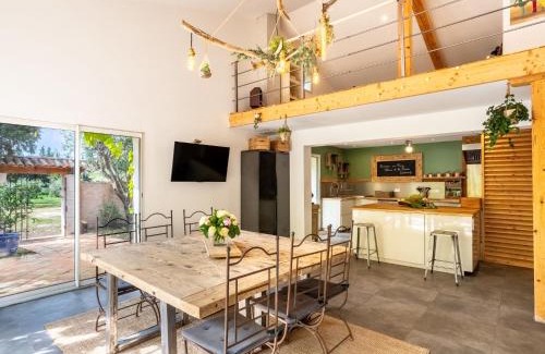 La Crau House | Holiday Home Les Pivoines by Interhome