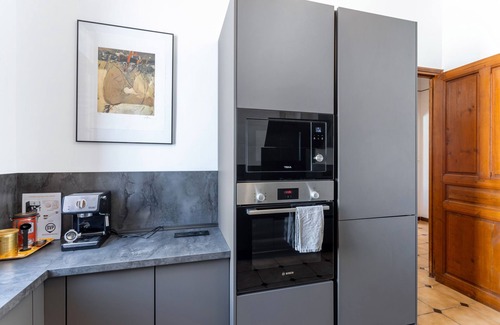 Villemolaque House | Holiday Home 'Lina' with Private Terrace, Wi-Fi and Air Conditioning
