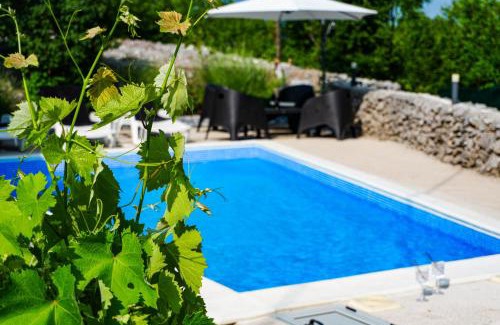 Trn House | Holiday Home Little Heaven