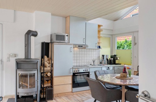 Harlesiel House | Holiday Home 'Lotte' with Sea View, Private Terrace and Wi-Fi