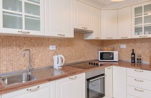 Loviste House | Holiday Home Lovište-Three Bedroom Holiday Home with Pool and Sea View