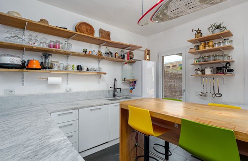 Murta Maria House | Holiday Home Luca House with Open Terrace & Wi-Fi
